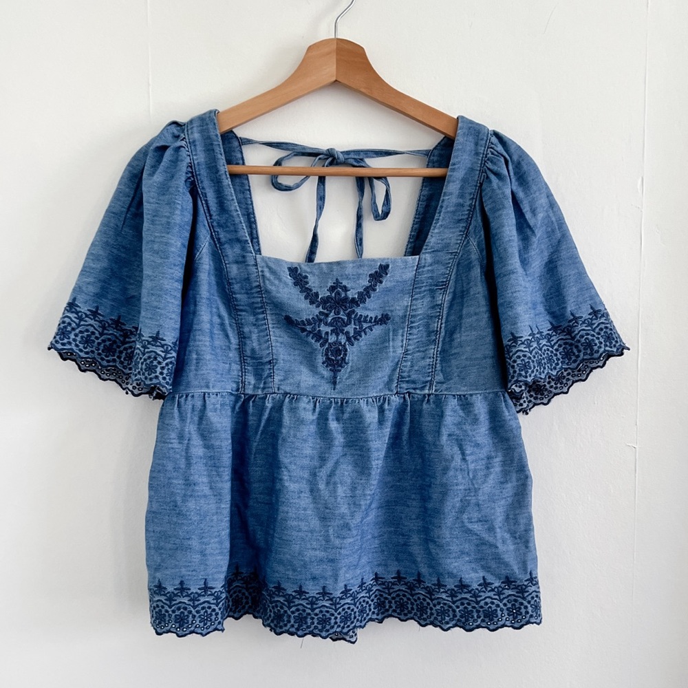NWT Old Navy embroidered denim peplum blouse. Size XS.
